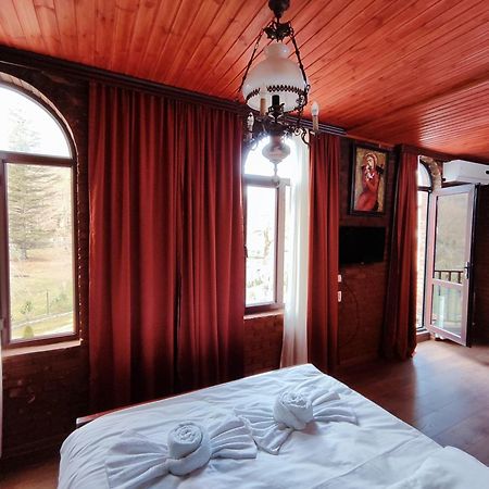 Chateau Chikovani Hotel Gordi Екстериор снимка