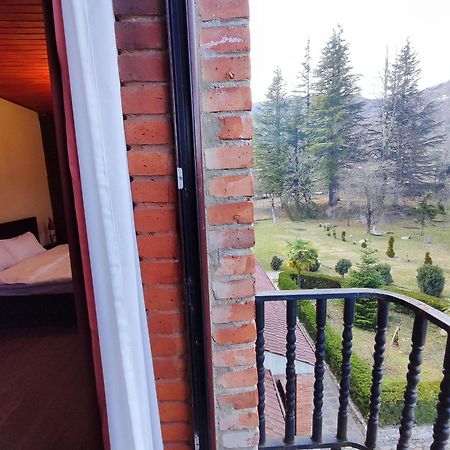 Chateau Chikovani Hotel Gordi Екстериор снимка