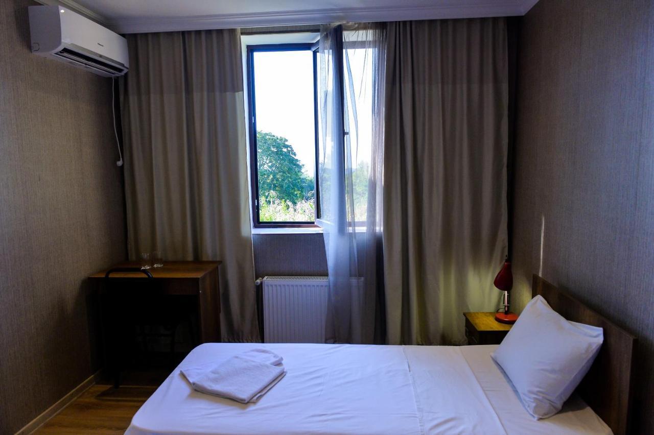 Chateau Chikovani Hotel Gordi Екстериор снимка