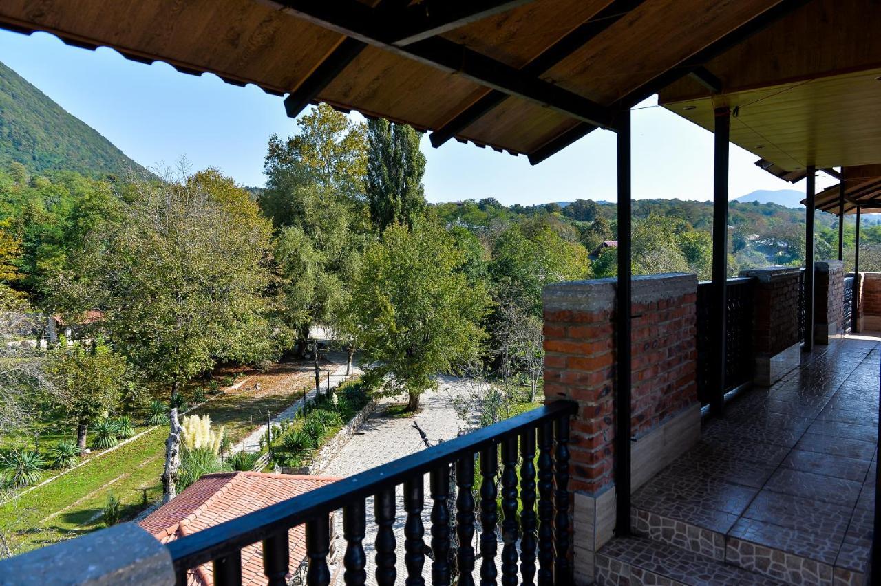 Chateau Chikovani Hotel Gordi Екстериор снимка