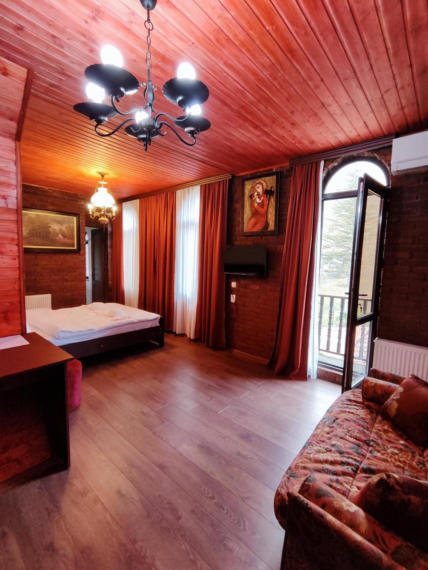 Chateau Chikovani Hotel Gordi Екстериор снимка