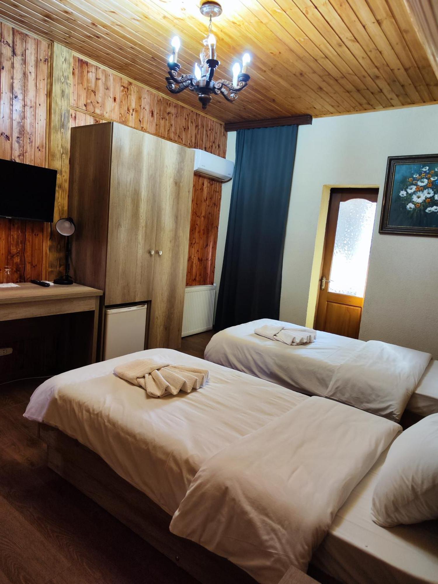 Chateau Chikovani Hotel Gordi Екстериор снимка